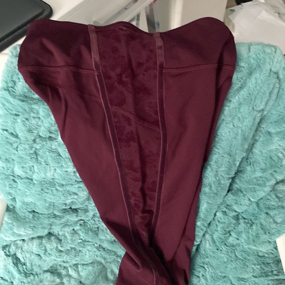 Lululemon lace side leggings - Picture 5 of 6